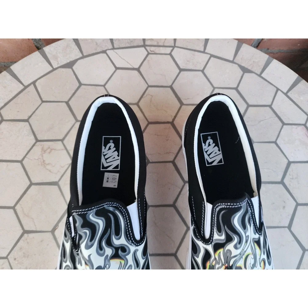 VANS Classic Slip On‎ Flame Skull Black White Skate Shoes Men Sz 9 Rare Tattoo